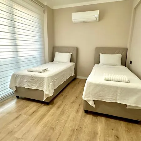 Two Bedrooms With Large Pool Appartement *