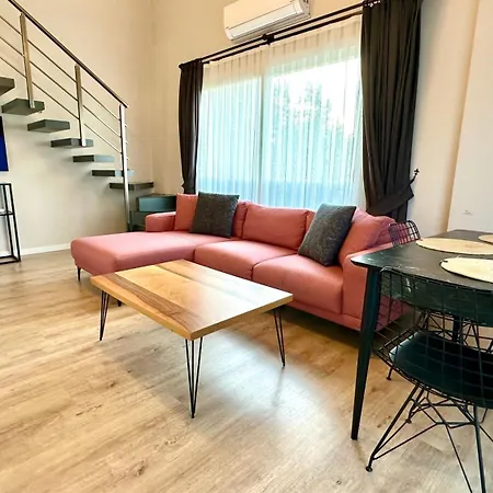 Two Bedrooms With Large Pool *