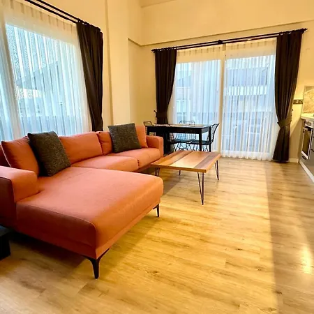 Two Bedrooms With Large Pool Daire