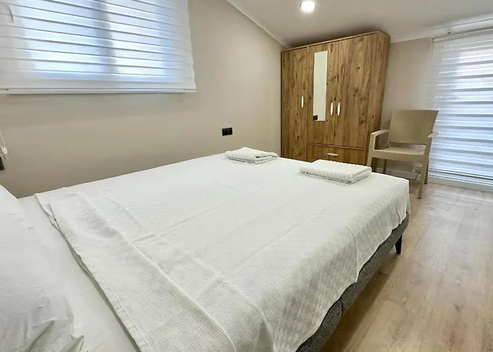 Two Bedrooms With Large Pool *