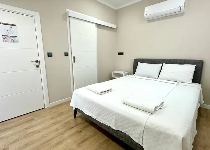 Two Bedrooms With Large Pool Apartamento